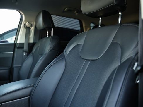 Used 2023 Kia Sorento EX image 20