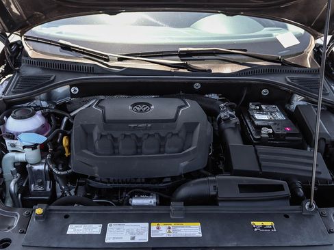 Certified 2022 Volkswagen Passat 2.0T SE FWD image 29