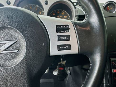 Used 2006 Nissan 350Z Enthusiast RWD image 13