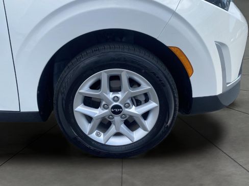 Used 2025 Kia Soul LX w/ LX Technology Package FWD image 6
