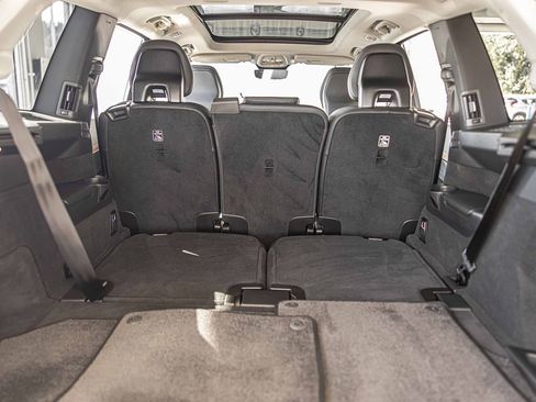 Used 2025 Volvo XC90 B6 Plus image 17