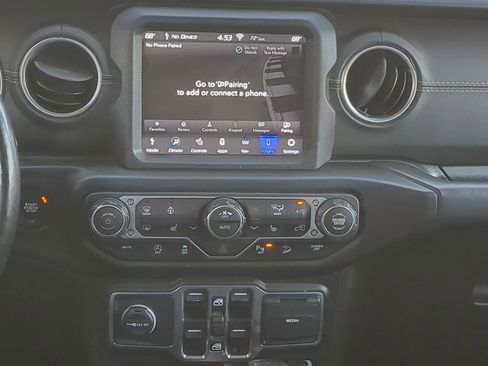 Used 2020 Jeep Wrangler Unlimited Sahara w/ Uconnect 4C Nav & Sound Group image 17