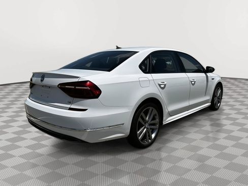 Used 2018 Volkswagen Passat 2.0T R-Line FWD image 6