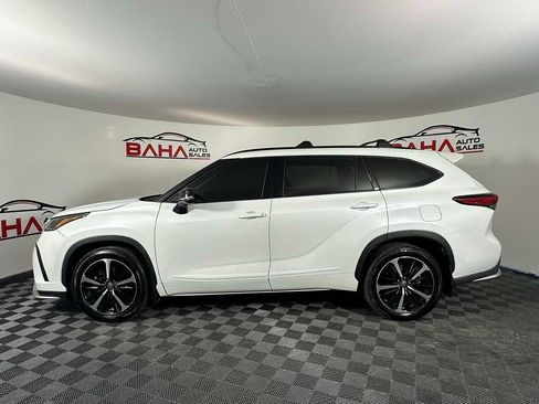 Used 2022 Toyota Highlander XSE image 3