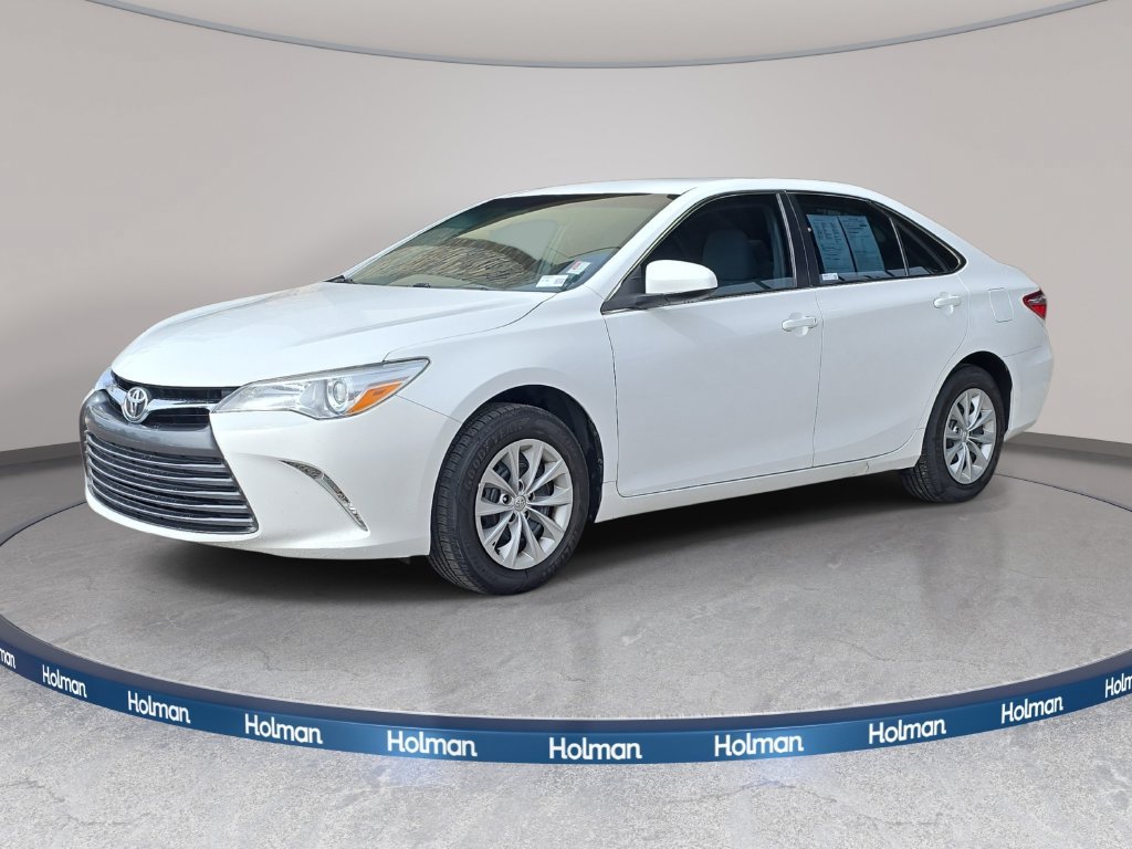 Used 2017 Toyota Camry LE FWD image 1