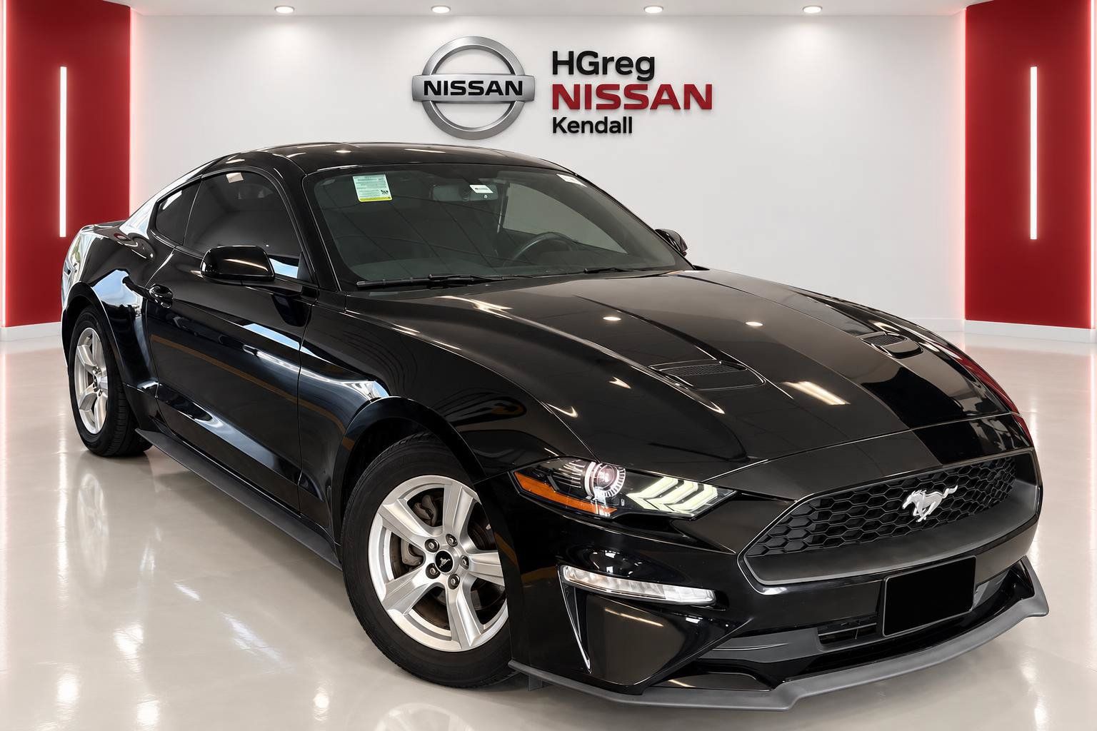 Used 2019 Ford Mustang Coupe RWD image 3