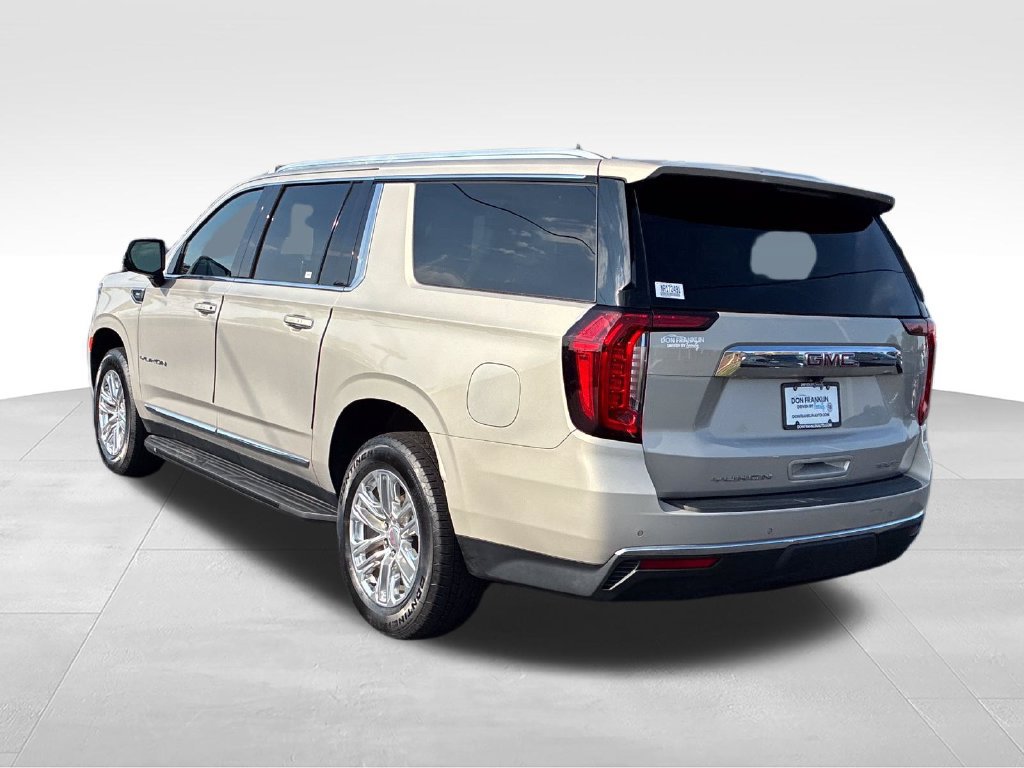 Used 2022 GMC Yukon XL SLT w/ SLT Premium Package AWD/4WD image 3