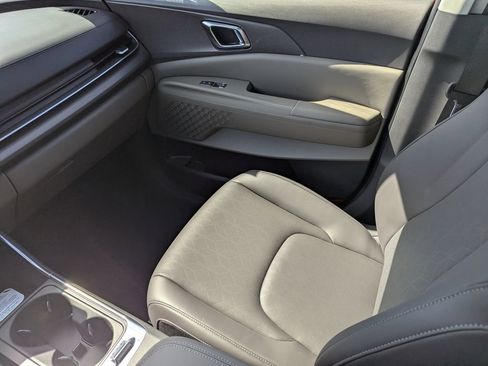 New 2026 Kia Carnival SX image 16