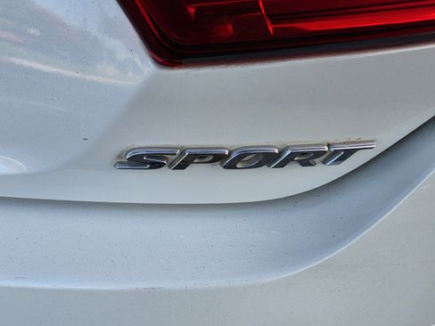 Used 2019 Honda Accord Sport image 9