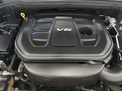 Used 2018 Jeep Grand Cherokee Altitude AWD/4WD image 9
