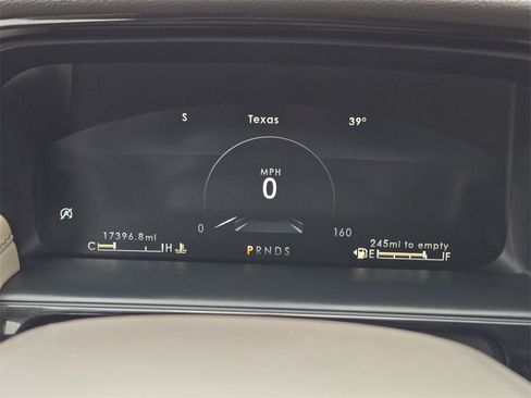 Used 2023 Lincoln Nautilus FWD w/ Premium Package image 16