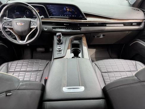 Used 2024 Cadillac Escalade Sport Platinum w/ LPO, ONYX Package AWD/4WD image 9