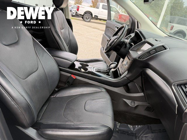 Used 2017 Ford Edge Titanium w/ Equipment Group 301A AWD/4WD image 40