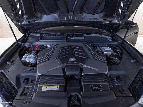 Used 2024 Lamborghini Urus S AWD/4WD image 4