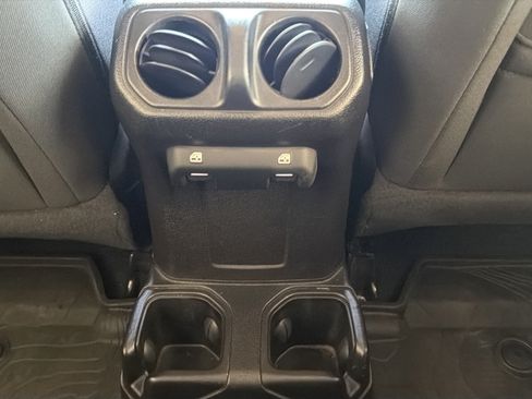 Used 2021 Jeep Wrangler Unlimited Sport AWD/4WD image 20