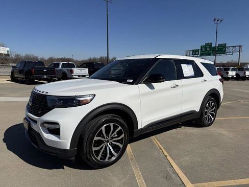 Certified 2022 Ford Explorer ST image 4