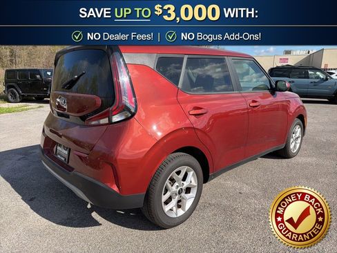 Used 2023 Kia Soul LX w/ LX Technology Package image 5