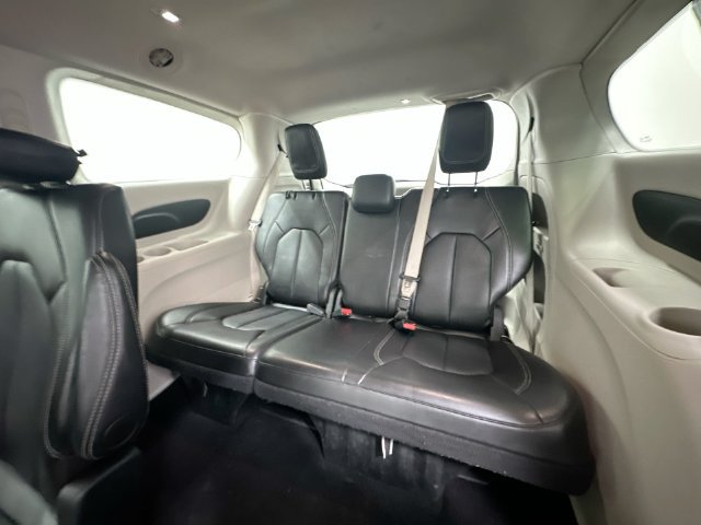 Used 2024 Chrysler Pacifica Touring-L FWD image 26