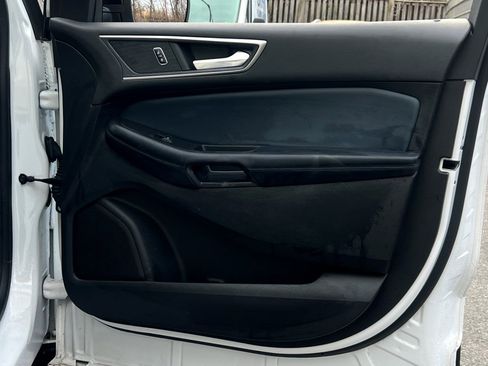 Used 2022 Ford Edge SEL w/ Sport Appearance Package image 9