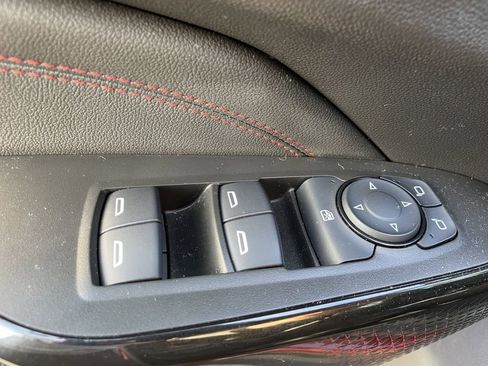 Used 2025 Chevrolet Trax RS w/ Driver Confidence Package image 17