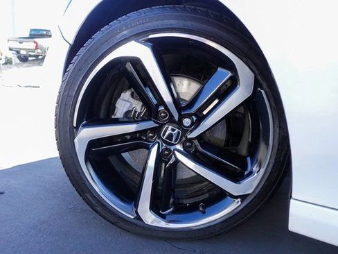 Used 2019 Honda Accord Sport image 10