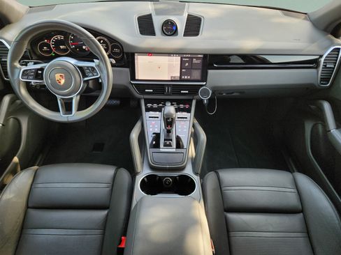 Used 2020 Porsche Cayenne AWD/4WD image 19