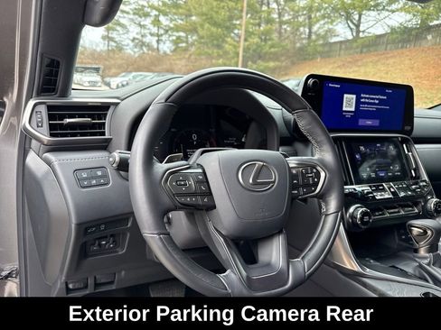 Used 2025 Lexus LX 600 4WD w/ Appearance Package image 15
