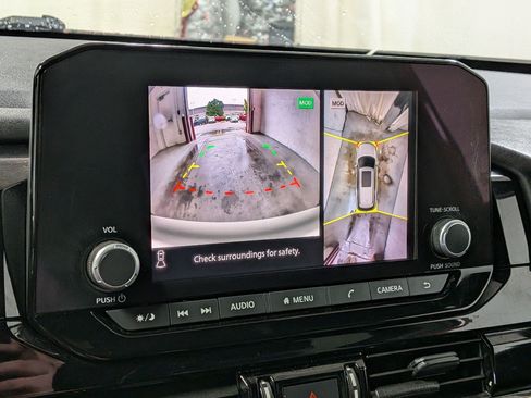 Used 2023 Nissan Pathfinder Rock Creek AWD/4WD image 23