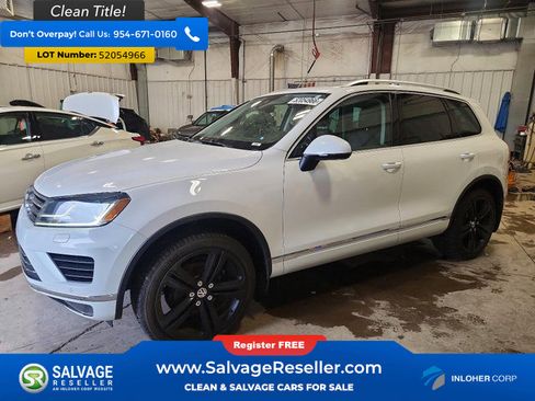 Used 2017 Volkswagen Touareg Executive AWD/4WD image 1