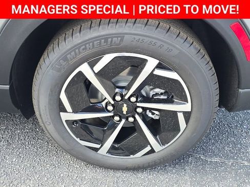 New 2026 Chevrolet Equinox EV LT image 17