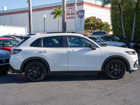 Used 2024 Honda HR-V Sport image 4