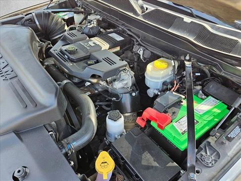 Used 2019 RAM 2500 Laramie w/ Night Edition image 25