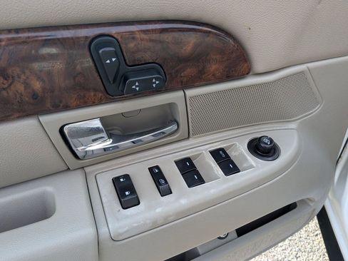 Used 2010 Mercury Grand Marquis LS image 22