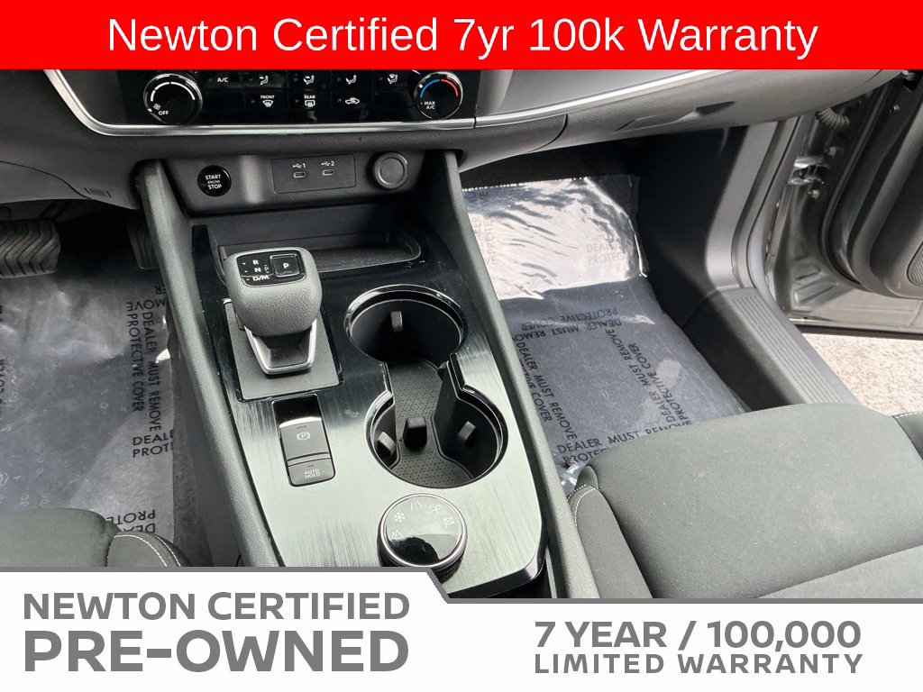 Used 2024 Nissan Rogue S AWD/4WD image 13
