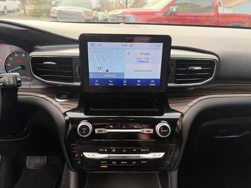 Used 2023 Ford Explorer Limited image 19