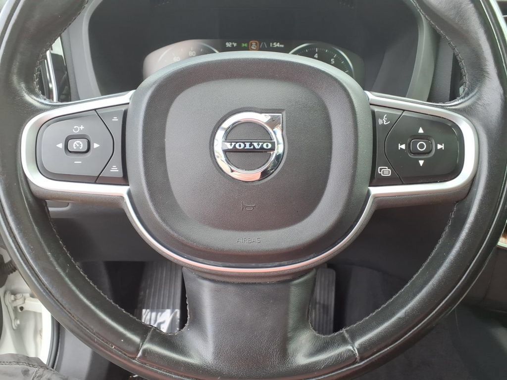 Used 2021 Volvo XC60 T5 Momentum w/ Climate Package AWD/4WD image 21