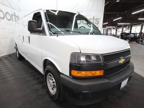Used 2021 Chevrolet Express 3500 Extended w/ Driver Convenience Package RWD image 11