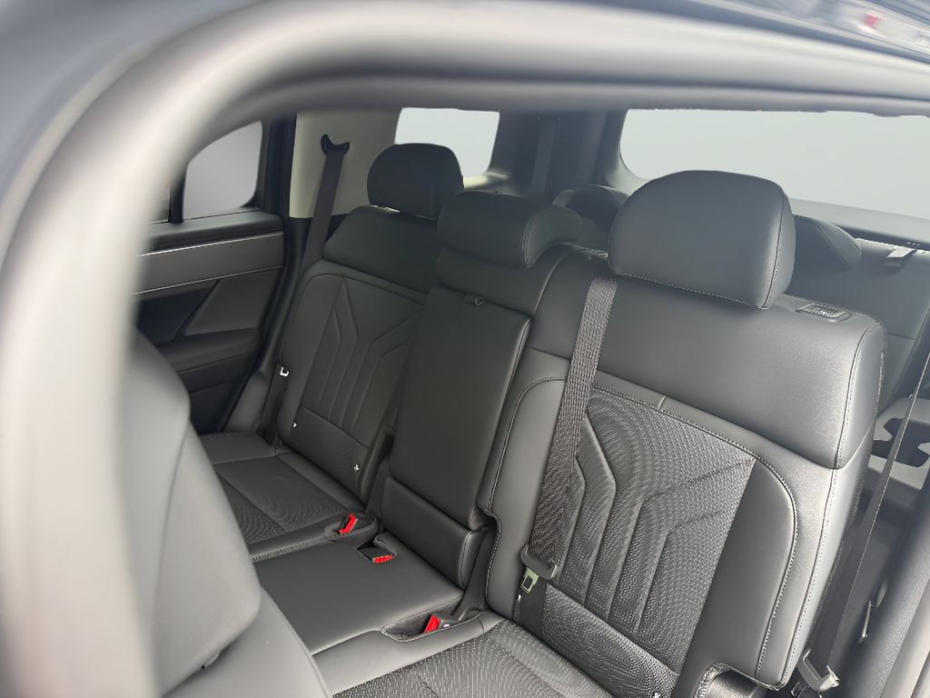 New 2026 Hyundai Santa Fe SEL FWD image 32