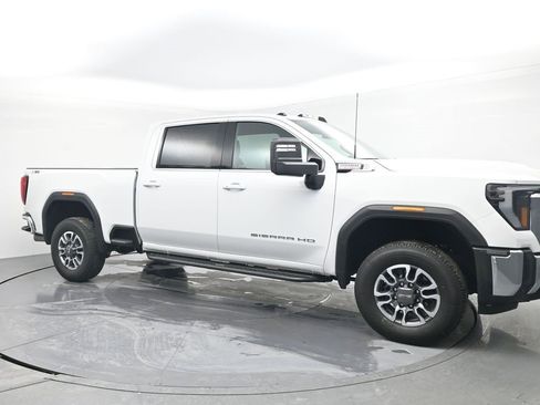 Used 2024 GMC Sierra 2500 SLE w/ SLE Value Package; image 7