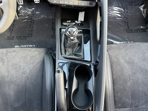 Certified 2025 Hyundai Elantra N image 27