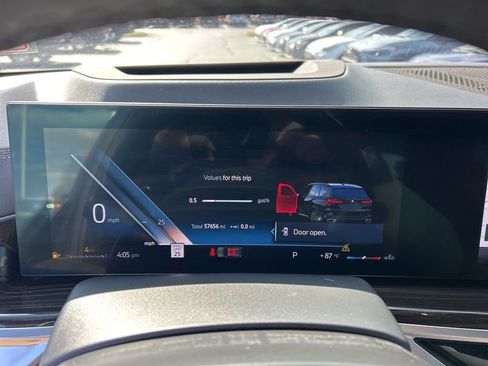 Used 2024 BMW X5 sDrive40i w/ M Sport Package image 12