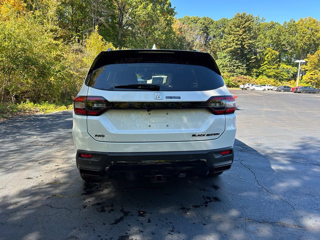 New 2026 Honda Pilot Black Edition image 4