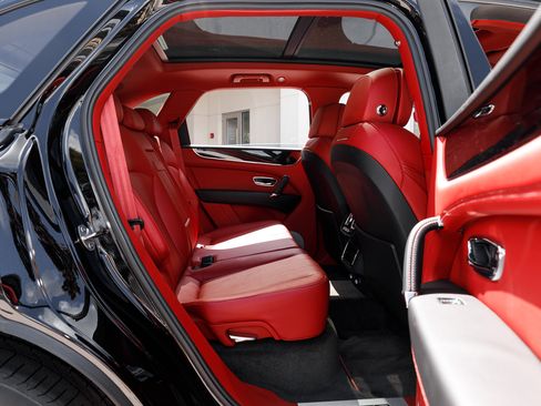 Certified 2020 Bentley Bentayga image 27