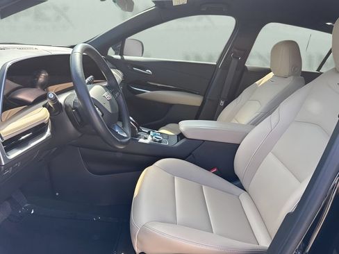 Used 2024 Cadillac XT4 Luxury FWD image 9