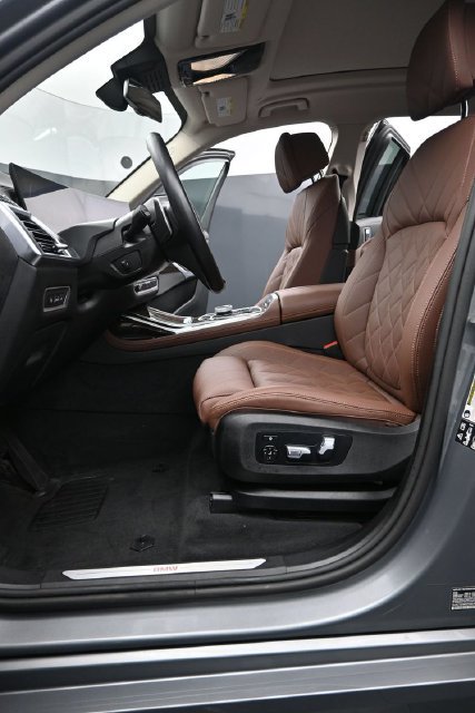 Used 2025 BMW X7 xDrive40i w/ Executive Package AWD/4WD image 9