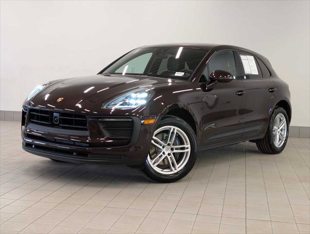 Used 2025 Porsche Macan AWD/4WD image 1