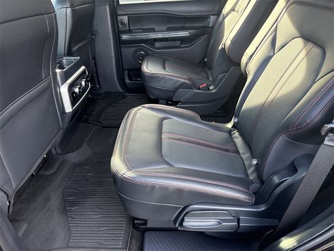 Used 2023 Ford Expedition Limited image 21