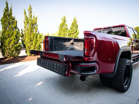 Used 2020 GMC Sierra 3500 Denali w/ Denali Ultimate Package AWD/4WD image 31