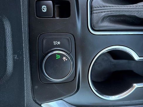 Used 2020 Chevrolet Traverse LS FWD image 25