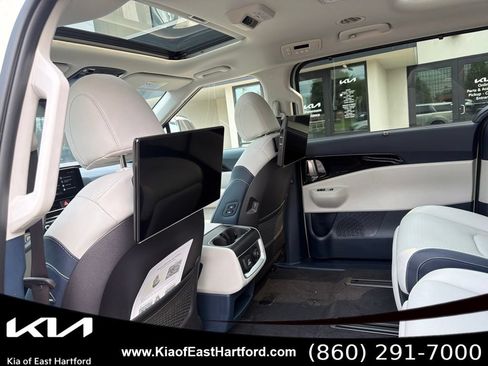 New 2026 Kia Carnival SX Prestige FWD image 18